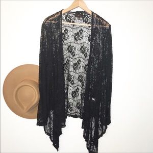 Fenn Wright Manson black lace kimono